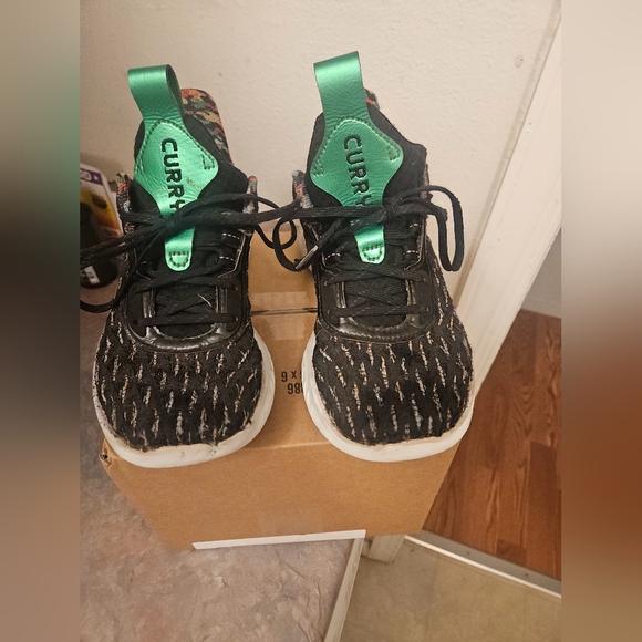 Under Armour Steph Curry 9 Flow Count It UA Sesame St 3024248-002 Size 4 Youth - Picture 3 of 9